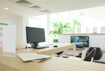 Legittimo il licenziamento del dipendente che, reagendo in male fede al trasferimento, resta assente ingiustificato per 15 giorni