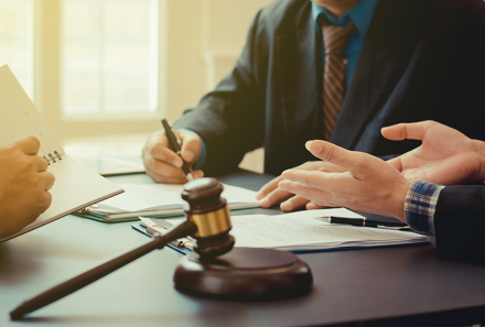 Contumacia e onere della prova a carico del ricorrente