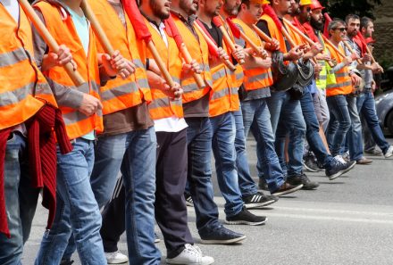 Sicurezza sul lavoro e “sciopero pignolo”: fino a dove il rifiuto della prestazione lavorativa può essere motivato da una eccezione di inadempimento sollevata dal dipendente