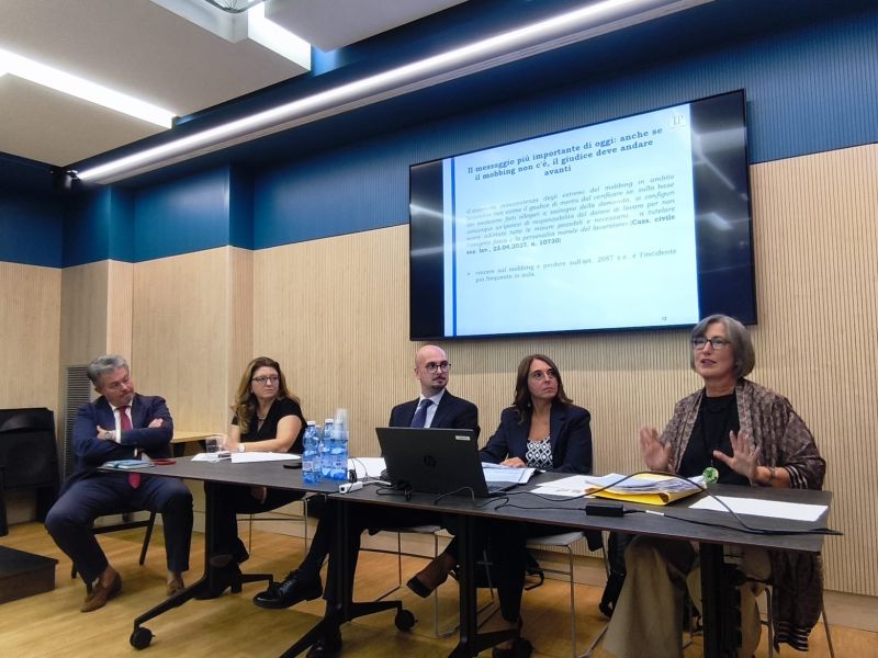 Tea Time con l’Avvocato: Mobbing nel rapporto di lavoro